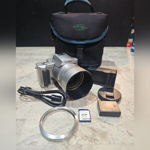 Panasonic LUMIX DMC-FZ10 digital camera W/ Bag, 2gb Memory Card TESTED W…‎